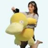 Peluche Géante Pokémon Psykokwak 1 Peluche Géante Pokémon Psykokwak -Ma Pleuche Soldes IMG peluche geante pokemon psykokwak 1