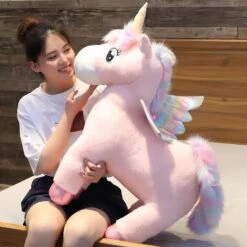 Peluche Licorne Rose Trop Mignonne 7 Peluche Licorne Rose Trop Mignonne -Ma Pleuche Soldes Peluche licorne rose trop mignonne Peluche Licorne Peluche Fantastique 87aa0330980ddad2f9e66f 30cm40cm50cm70cm 2