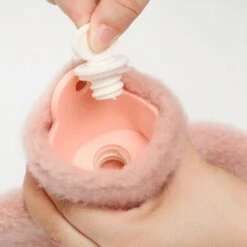 Peluche Bouillote Ours 11 Peluche Bouillote Ours -Ma Pleuche Soldes Sac a eau chaud en PVC Recyclable ours en peluche mignon bouteille drsquoeau chaude Portable chaleur drsquohiver Uncateg 4